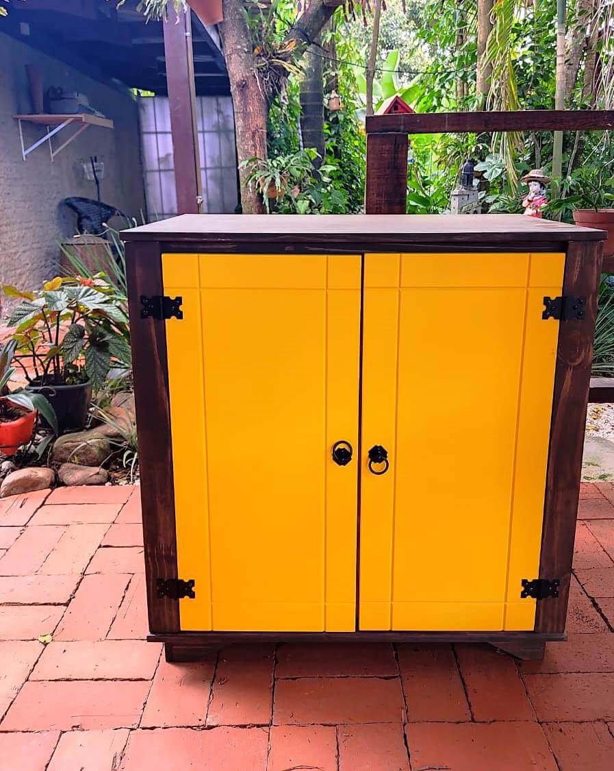 Balcão 80cm 2 Portas Com Detalhes Em Amarelo De Madeira Maciça Móveis Rio Negrinho