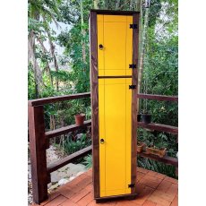 Paneleiro 2 Portas Com Detalhes Em Amarelo De Madeira Maciça Móveis Rio Negrinho