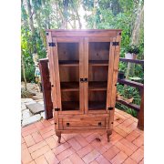 Mini Cristaleira 2 Portas 1 Gaveta Pé Luis XV De Madeira Maciça Móveis Rio Negrinho